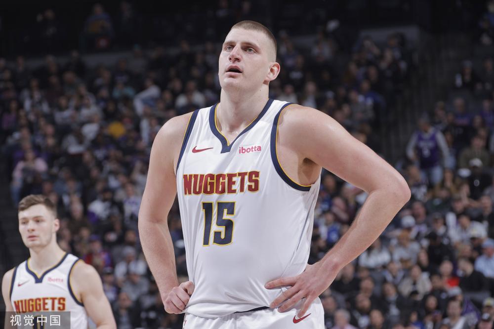 还是保持距 还是保持距